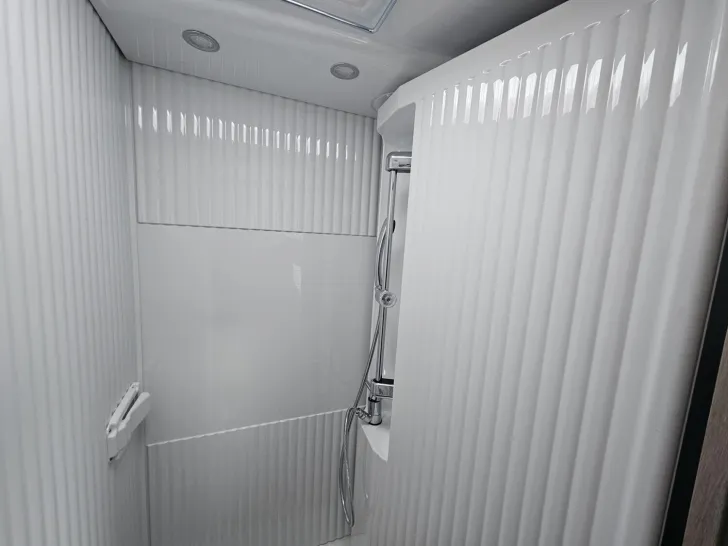Fahrzeugbild Carado V 337 pro+ Paket|LEDSW|Combi6E|Elekt.-Handbremse #15