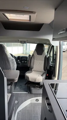 Sicht vorne-hinten Weinsberg CaraBus GREY 600 MQ Sofort verfügbar