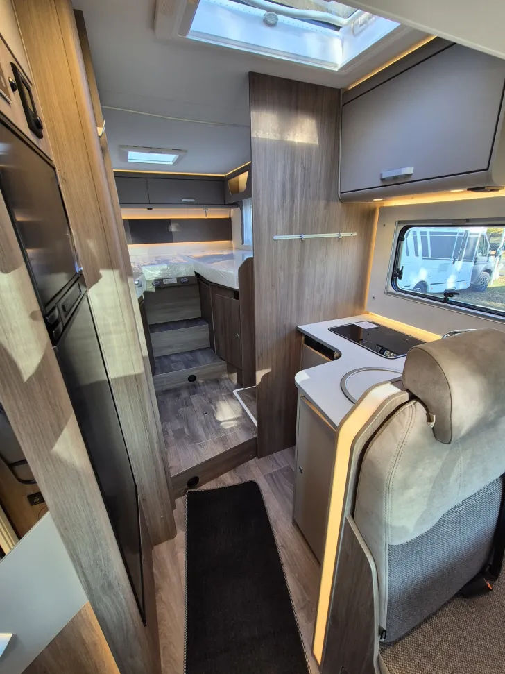 Fahrzeugbild Carado T447 pro+ *Safety-Paket*Hubbett*Holzrost* #15