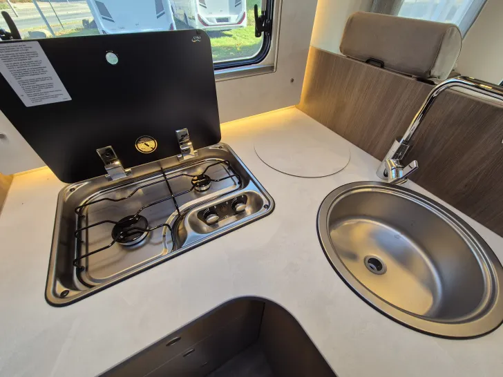 Fahrzeugbild Carado T447 pro+ *Safety-Paket*Hubbett*Holzrost* #19