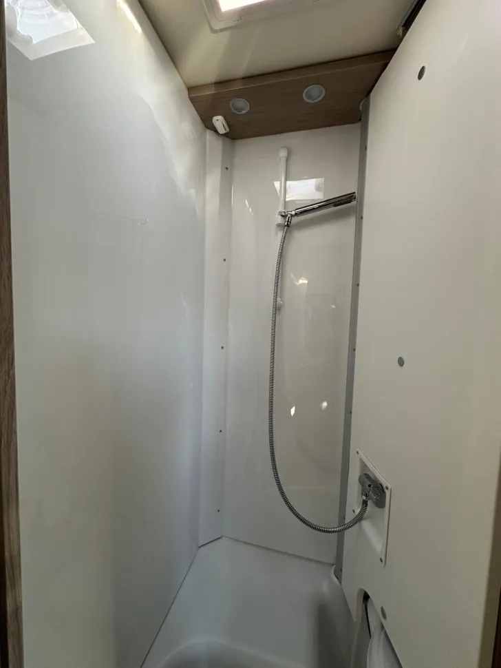 Fahrzeugbild Bürstner Lineo T 590 G #14