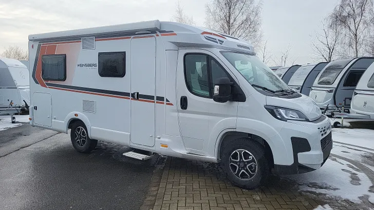 Schräg Vorne Weinsberg CaraCompact 600 MF EDITION [PEPPER]