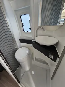 Fahrzeugbild Adria Twin Supreme 640 SLB AHK|200Ah-B|Solar|SafetyPak #11