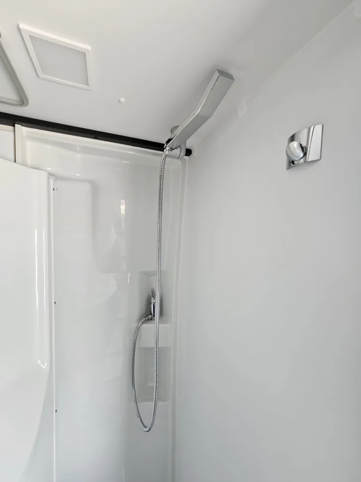 Fahrzeugbild Adria Twin Supreme 640 SLB AHK|200Ah-B|Solar|SafetyPak #12