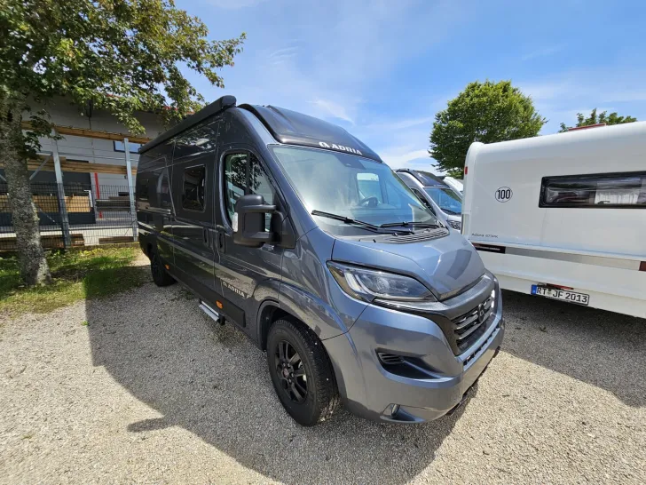 Fahrzeugbild Adria Twin Supreme 640 SLB AHK|200Ah-B|Solar|SafetyPak #24