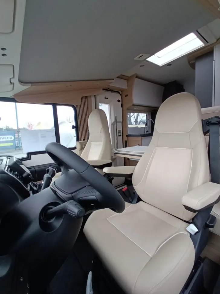 Fahrzeugbild Malibu I 441 KB LE lightweight Frühjahrsangebot 26 #9