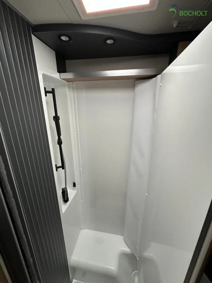 Fahrzeugbild Knaus LIVE WAVE 650 MEG PLATINUM SELECTION Modell 2026 / Thule Lift / Lithium #8