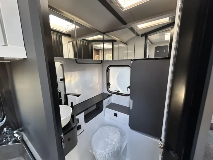 Fahrzeugbild Hobby Excellent 460 SL #17