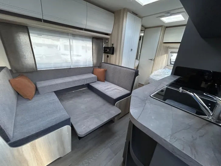 Fahrzeugbild Hobby De Luxe 540 KMFe #8