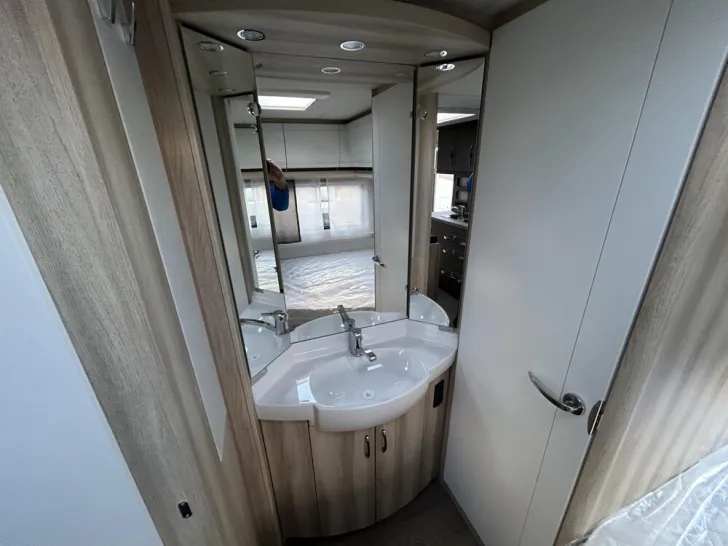 Fahrzeugbild Hobby De Luxe 540 KMFe #12