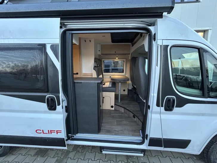 Fahrzeugbild Sunlight Camper Van Cliff 600 Adventure Edition #6