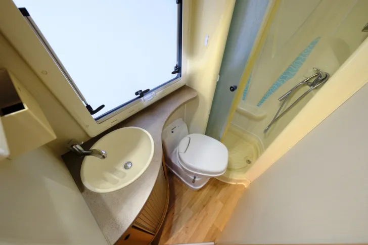 Fahrzeugbild Chausson Welcome 28 G/Festbett/Garage/Klima/Markise #17