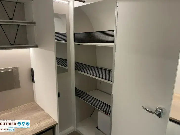 Fahrzeugbild Hobby Beachy 360 #5