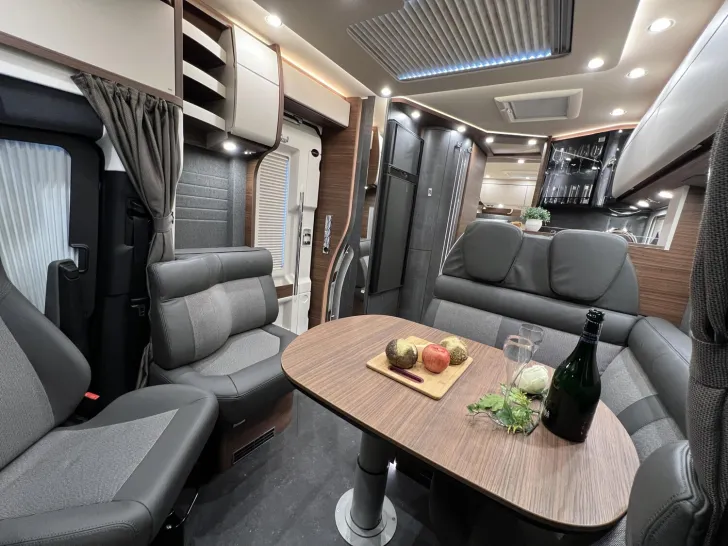 Fahrzeugbild Carthago chic c-line T 4.9 LE Mercedes (329) #16
