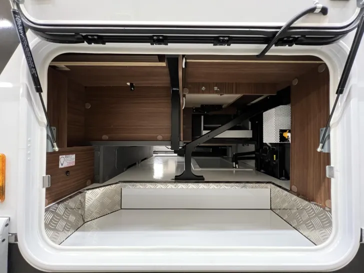 Fahrzeugbild Carthago chic c-line T 4.9 LE Mercedes (329) #46