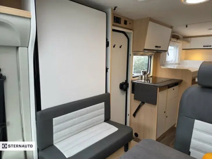 Fahrzeugbild Sunlight Fiat V 67 S #8