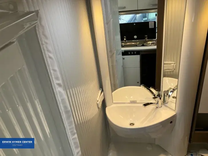 Fahrzeugbild Carado V 132 #19