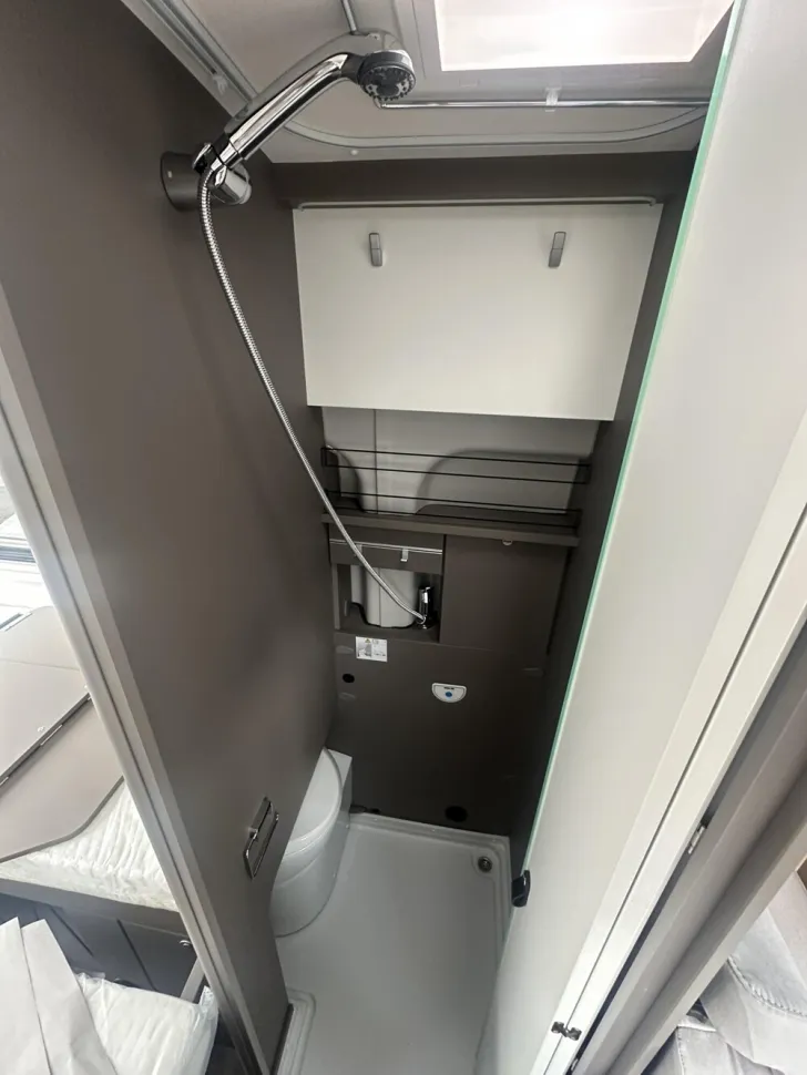 Fahrzeugbild LMC Innovan Ford 592 #11