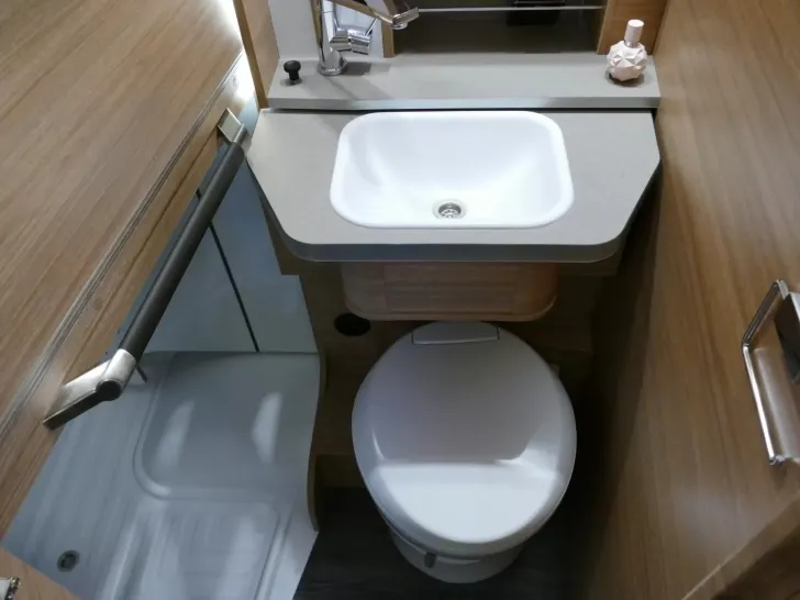 Fahrzeugbild Weinsberg X-Cursion Van 500 MQ EDITIONPEPPER Vermietflotte #18