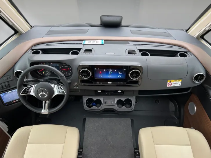 Fahrzeugbild Carthago chic c-line I 4.9 LE Mercedes (322) #12