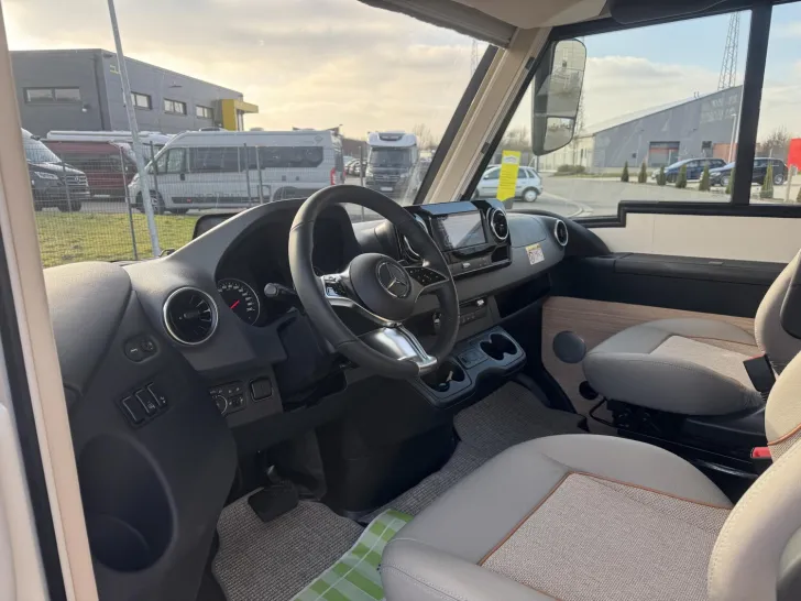 Fahrzeugbild Malibu I 470 RB LE K comfort Mercedes #9