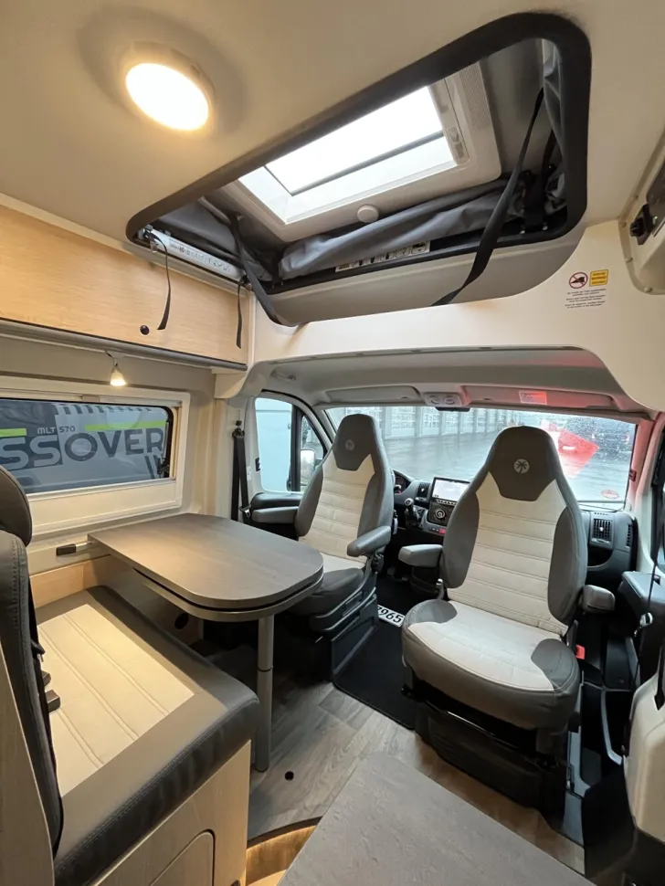 Fahrzeugbild Sunlight Camper Van Cliff 600 Adventure Edition #8