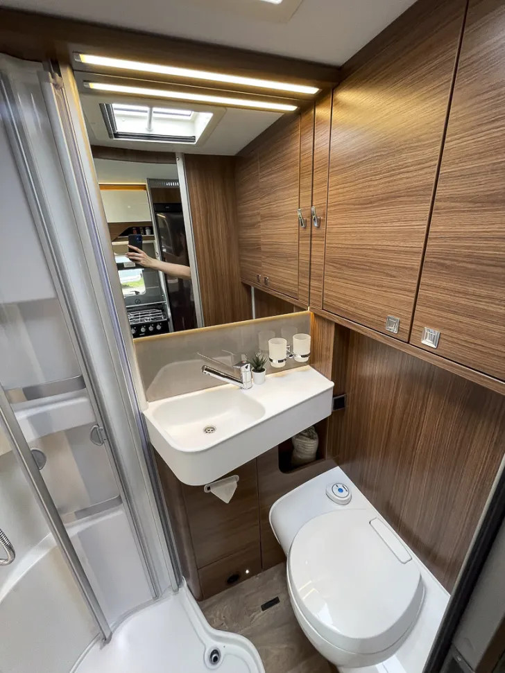 Fahrzeugbild Hymer B-MC I 600 WhiteLine *5.Sitzpl.*Solar*Dachklima #16