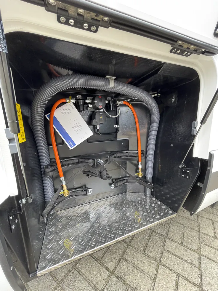 Fahrzeugbild Hymer B-MC I 600 WhiteLine *5.Sitzpl.*Solar*Dachklima #34