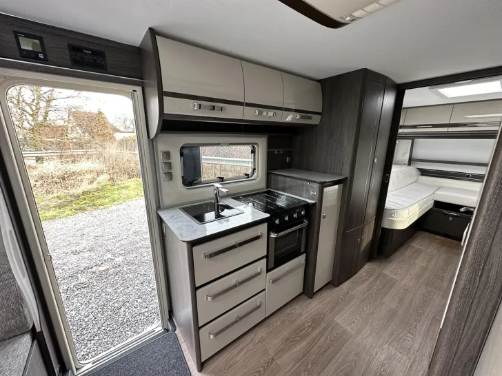 Fahrzeugbild Fendt Diamant 650 SGD Klima ! autom. Sat.-Anlage ! #12