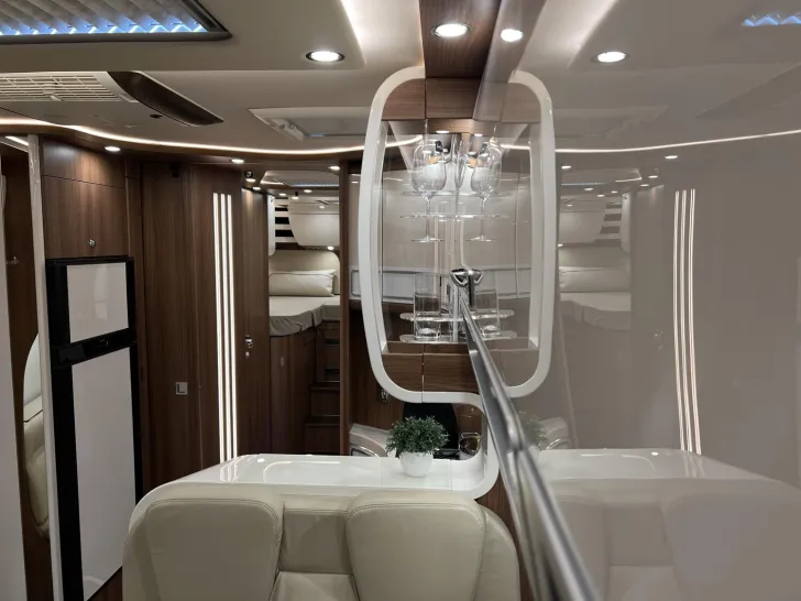 Fahrzeugbild Carthago chic e-line I 61 XL LE Mercedes (328) #19
