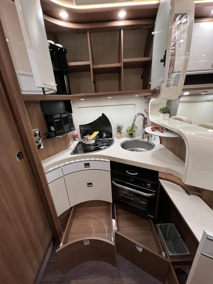 Fahrzeugbild Carthago chic e-line I 61 XL LE Mercedes (328) #22