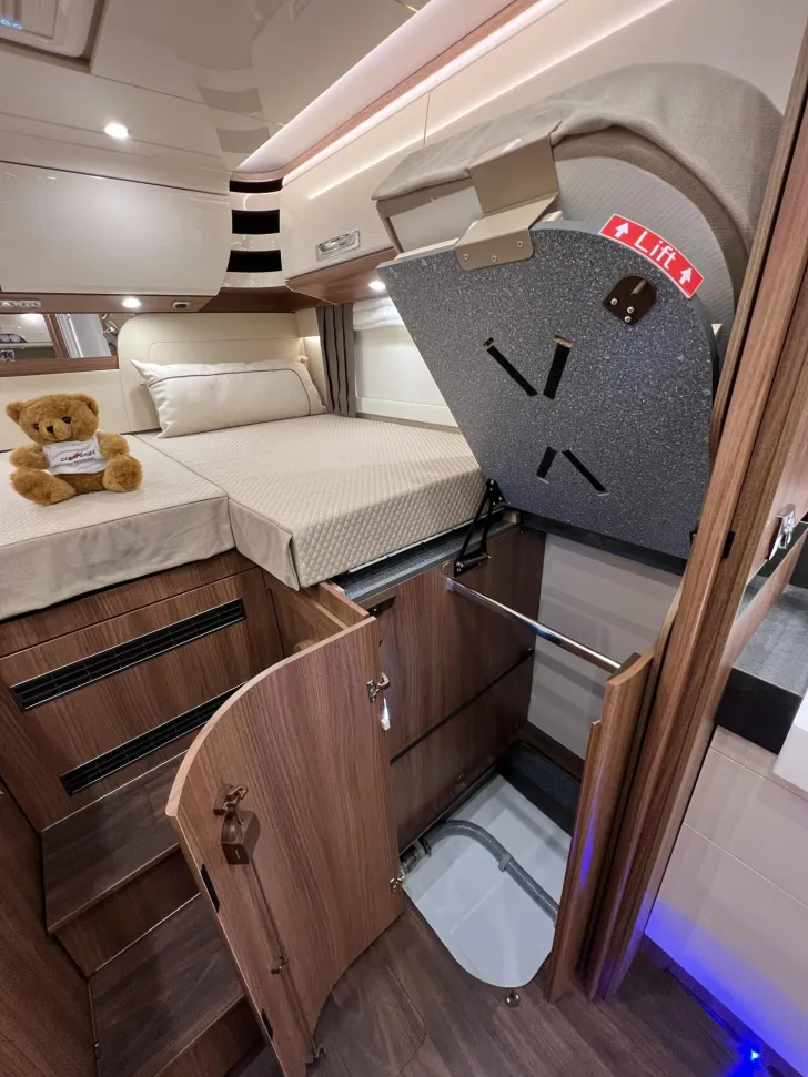 Fahrzeugbild Carthago chic e-line I 61 XL LE Mercedes (328) #29
