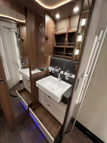 Fahrzeugbild Carthago chic e-line I 61 XL LE Mercedes (328) #38