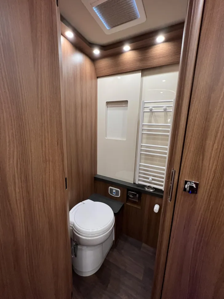 Fahrzeugbild Carthago chic e-line I 61 XL LE Mercedes (328) #39