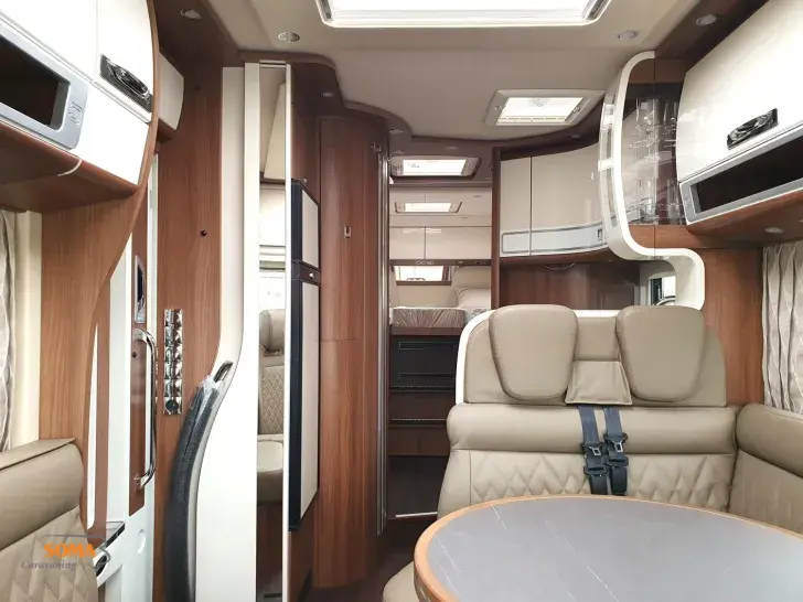 Fahrzeugbild Carthago chic e-line I 50 LE DA Mercedes #9