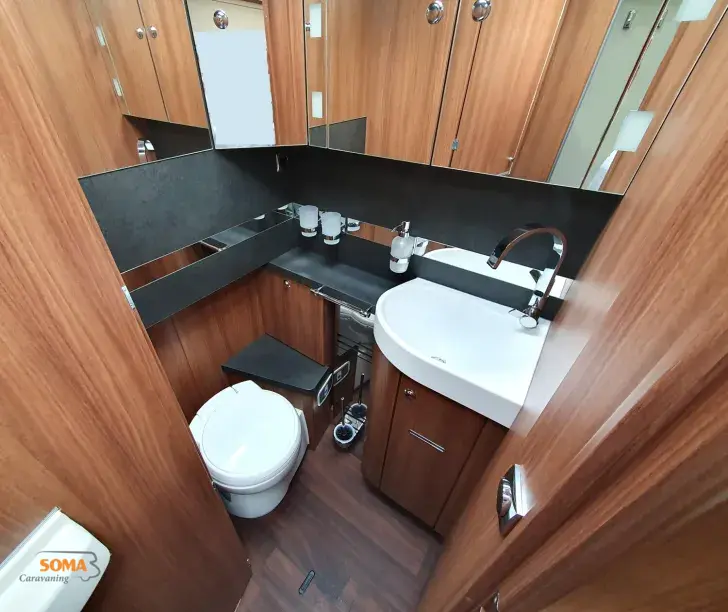 Fahrzeugbild Carthago chic e-line I 50 LE DA Mercedes #18