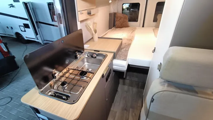 Fahrzeugbild LMC Innovan Ford 592 Sondermodell März 26 Verfügbar #11