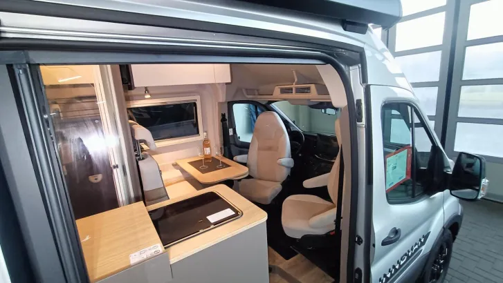 Fahrzeugbild LMC Innovan Ford 592 Sondermodell März 26 Verfügbar #16