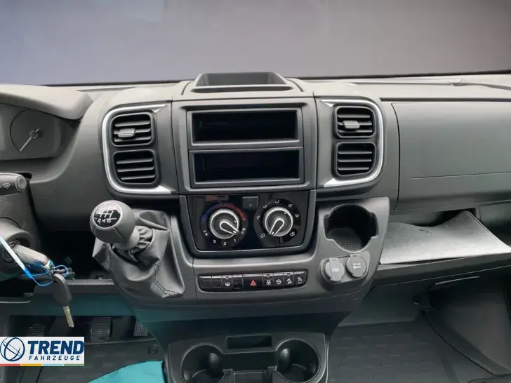 Fahrzeugbild Sunlight T 68 #9