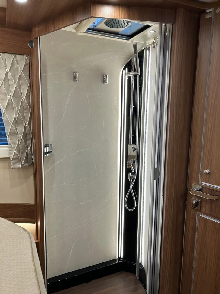 Fahrzeugbild Carthago chic e-line I 51 QB DA #16