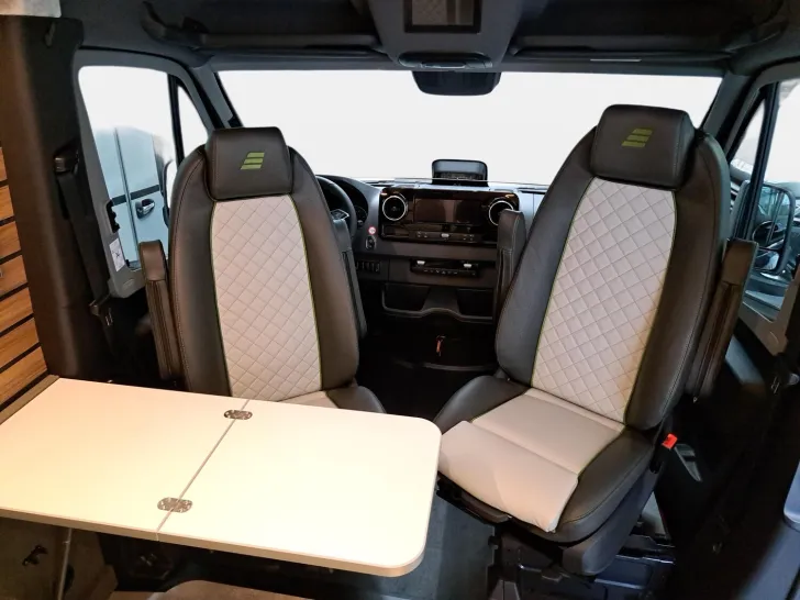 Fahrzeugbild Hymer Grand Canyon S CrossOver 600 AHK, TV, Wechselrichter #8