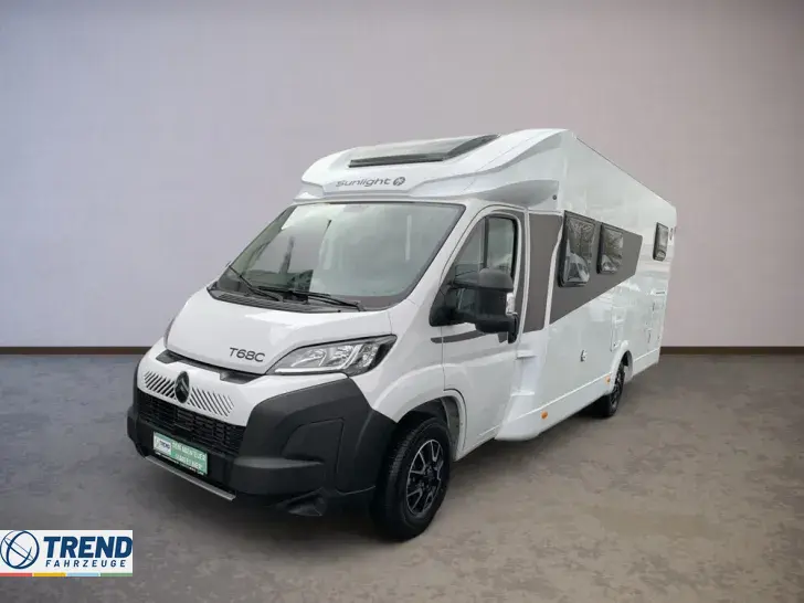 Fahrzeugbild Sunlight T 68C #2