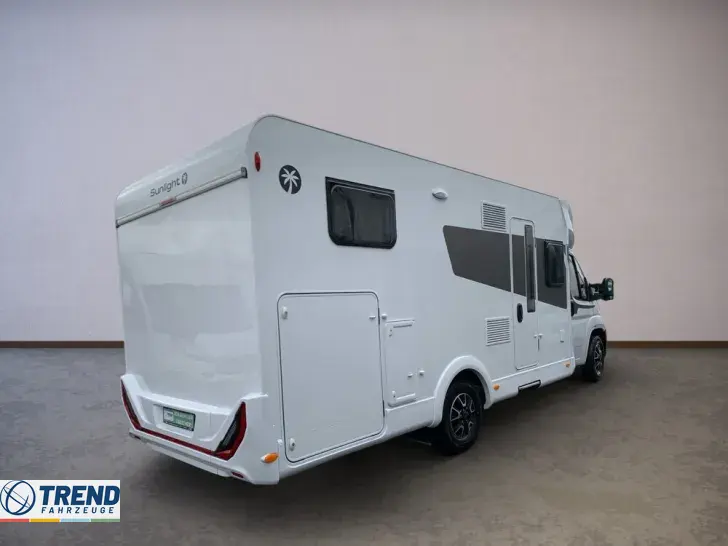 Fahrzeugbild Sunlight T 68C #3