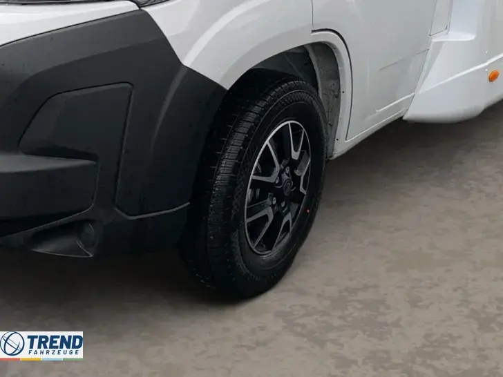 Fahrzeugbild Sunlight T 68C #6