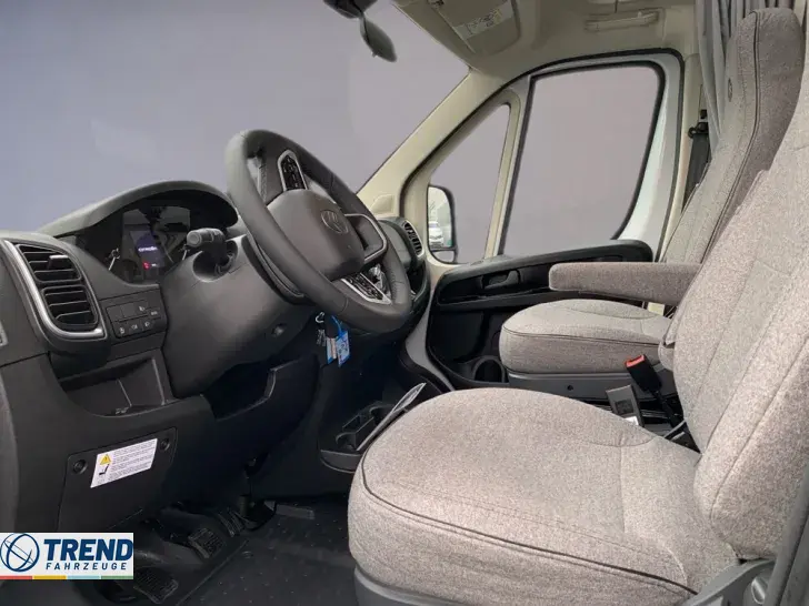 Fahrzeugbild Sunlight T 68C #7