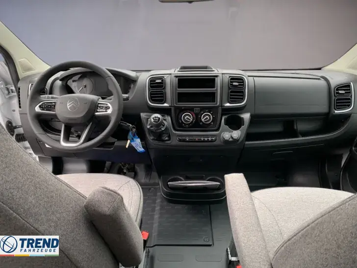 Fahrzeugbild Sunlight T 68C #10