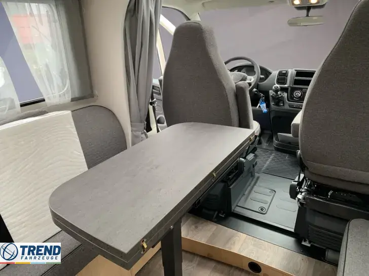 Fahrzeugbild Sunlight T 68C #11