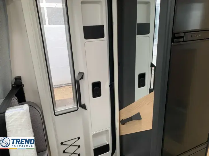 Fahrzeugbild Sunlight T 68C #21