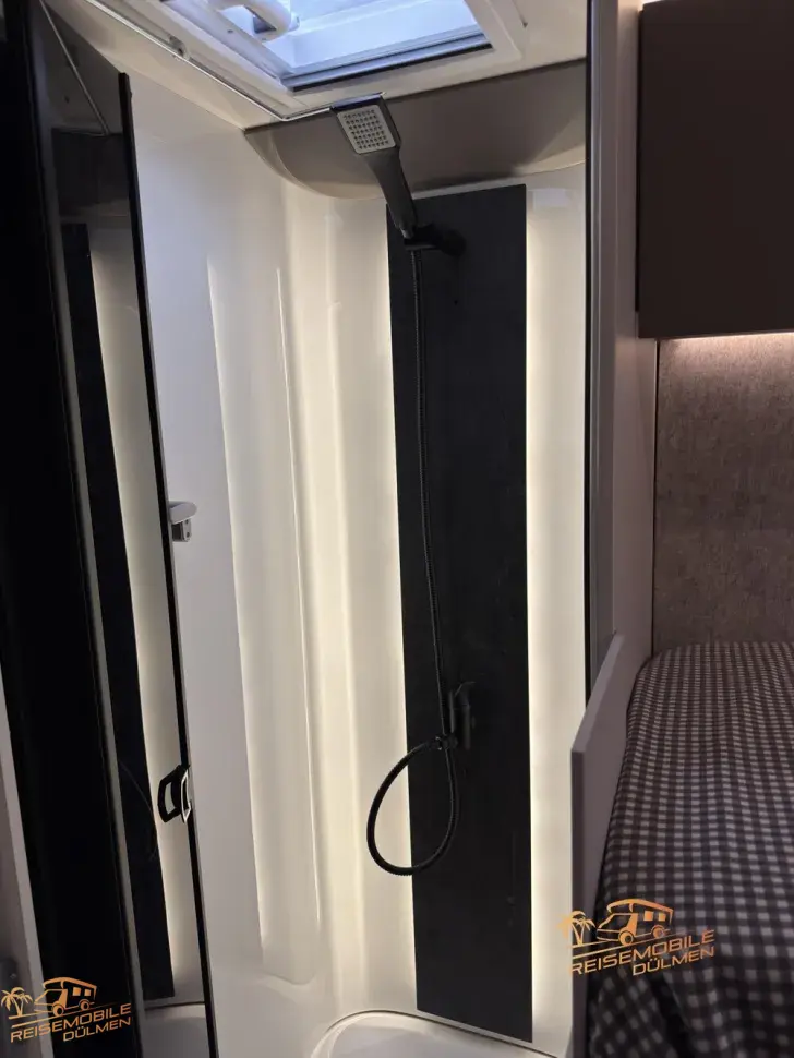 Fahrzeugbild LMC Cruiser 750 EF #25