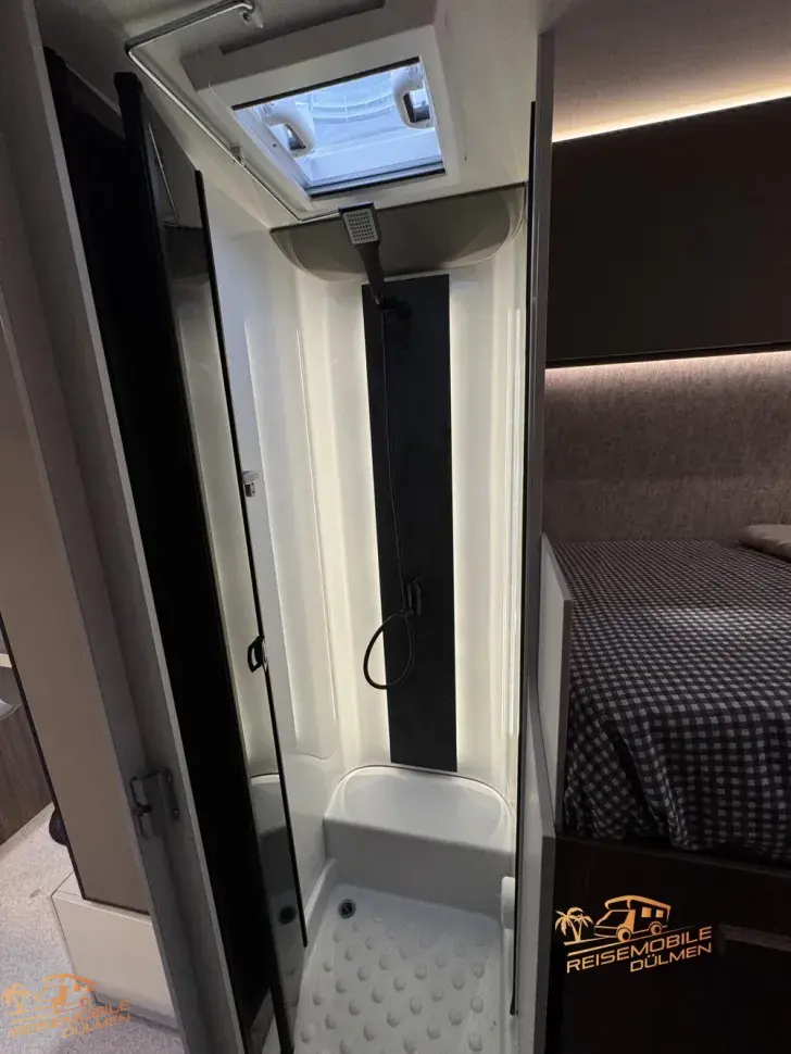 Fahrzeugbild LMC Cruiser 750 EF #26